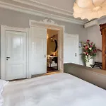 Amstel Corner Hotel