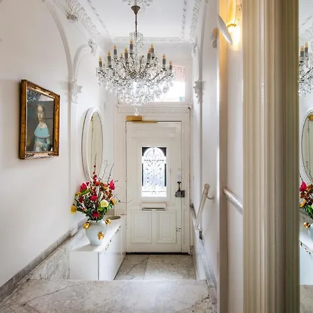 Amstel Corner Отель 3*