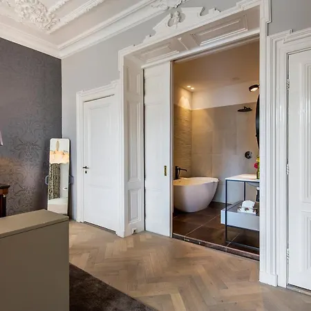 فندق Amstel Corner 3*