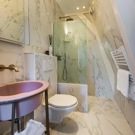 Отель Amstel Corner 3*