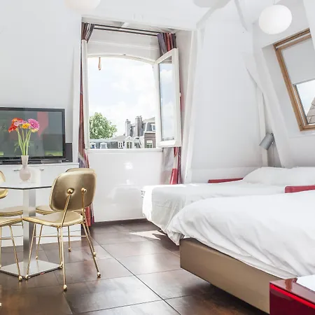 Hotel Amstel Corner 3*