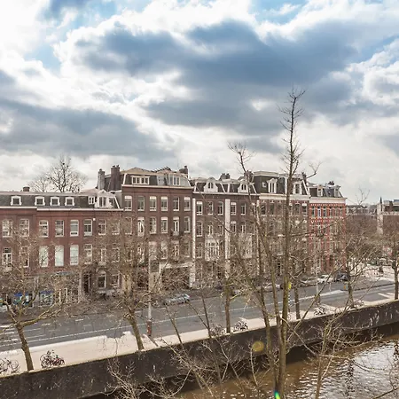 Amstel Corner Hotel 3*