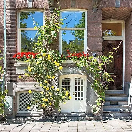 Amstel Corner Hotel 3*