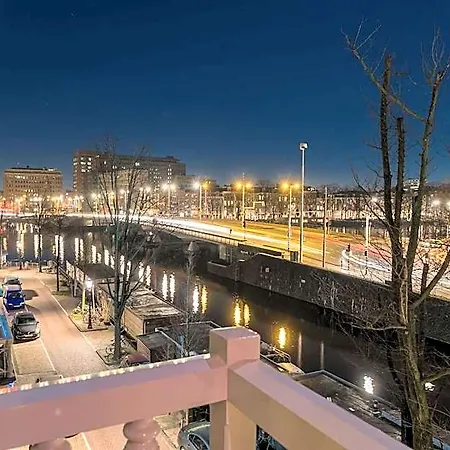 Amstel Corner Hotel 3*