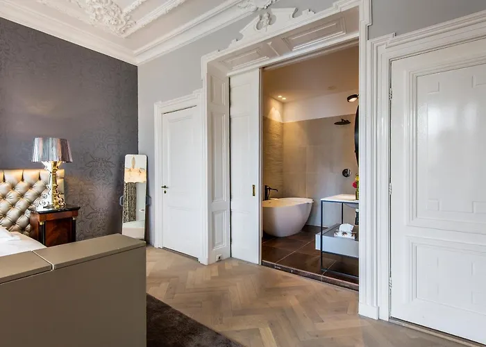 Hotel Amstel Corner 3*