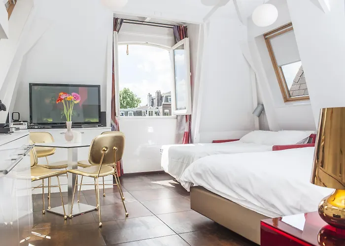 Hotel Amstel Corner 3*