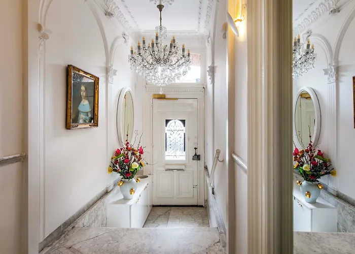 Hotel Amstel Corner 3*