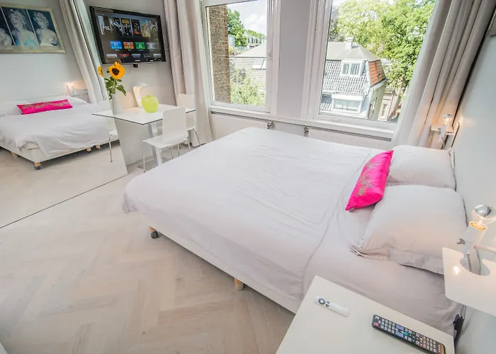 Hotel Amstel Corner 3*