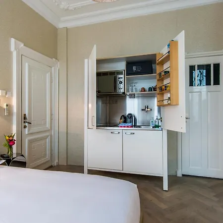Amstel Corner Hotel