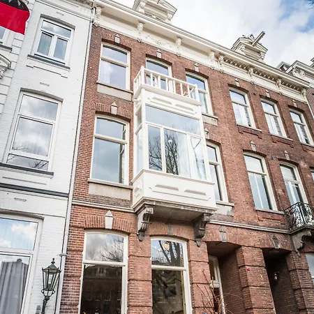 Amstel Corner 3*