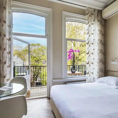 Amstel Corner Hotel