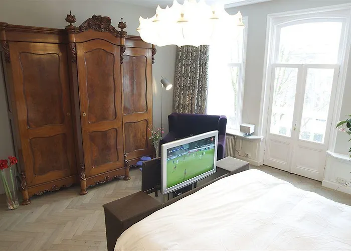 فندق Amstel Corner 3*